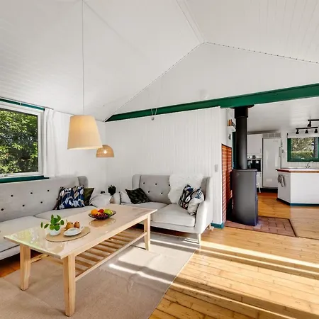 Maiti - 400m To The Fjord By Interhome 펜션